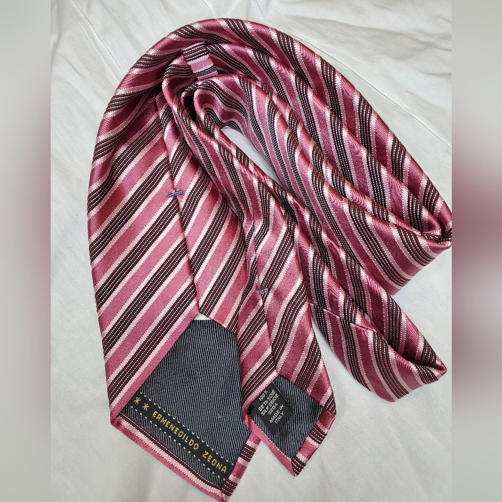 Ermenegildo Zegna necktie. Made in Italy, 100 % silk
